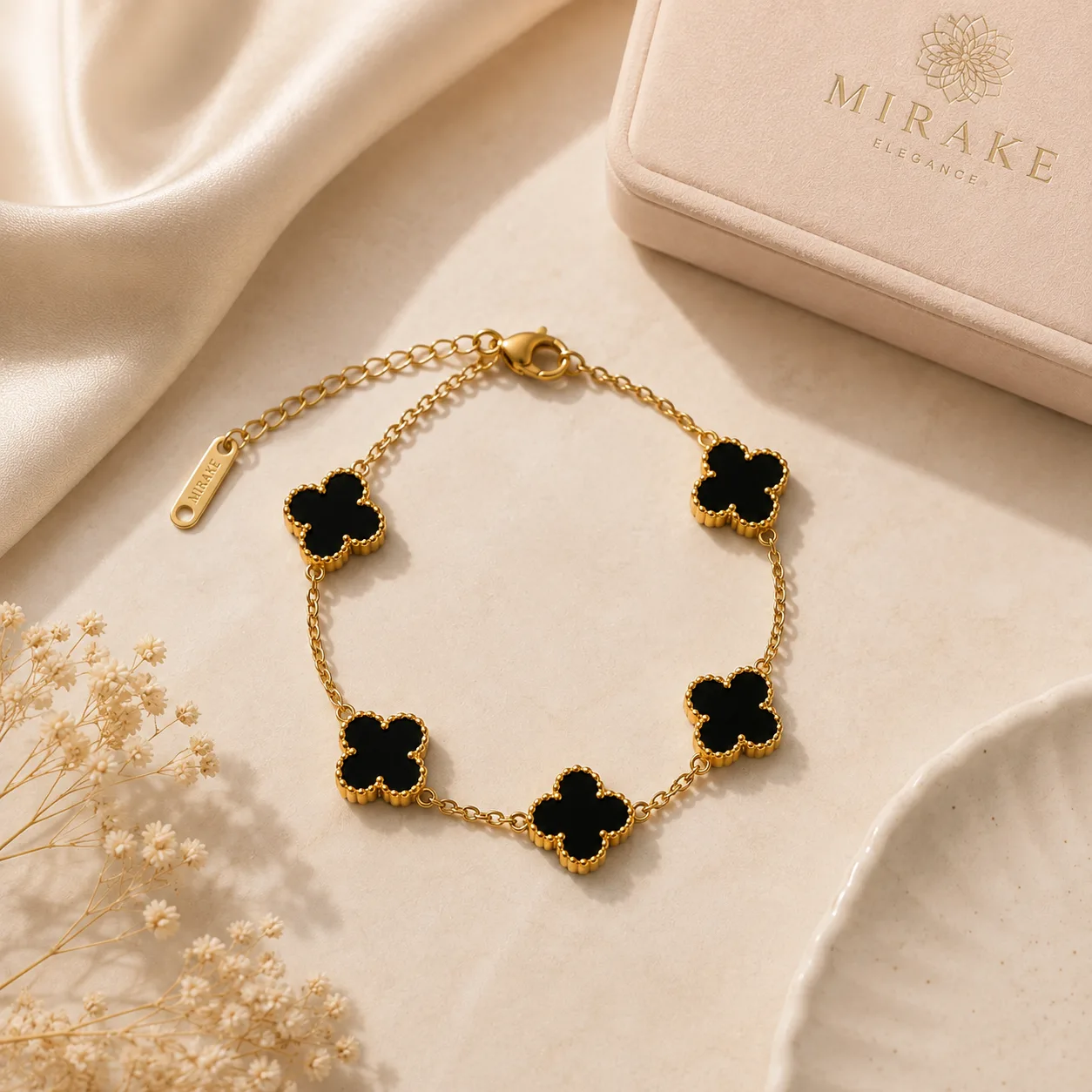 Lucky Four-Leaf Clover Bracelet - Black Onyx